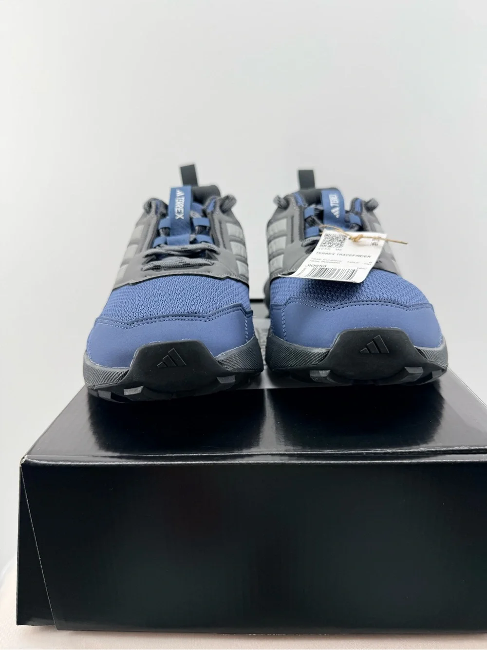 adidas lightweight athletic